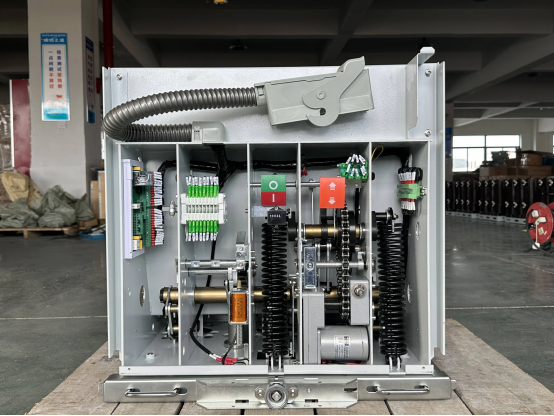 How Vacuum Circuit Breakers Ensure Reliable Power Distribution in Factories